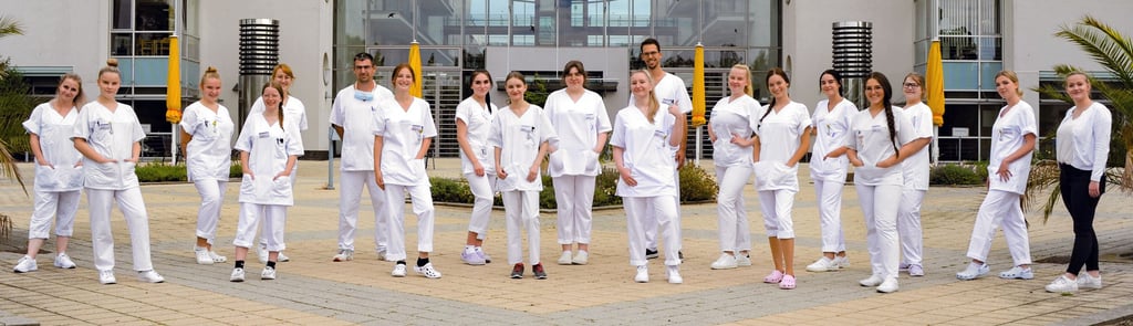 19 Pflegeazubis begannen jetzt ihre Ausbildung zur ?Generalistisch ausgebildeten Pflegefachkraft? im Gesundheitszentrum Bitterfeld/Wolfen.