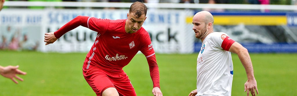 Mit einer Einzelaktion brachte Einheit Wernigerodes Kevin Hildach die Hasseröder in Zorbau in Führung. Mit drei Toren und ebenso vielen Vorlagen ist er Einheits Topscorer.