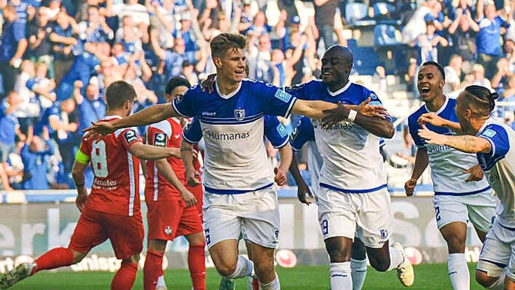 Torschütze Luca Schuler jubelt fürden 1. FC Madgdeburg.