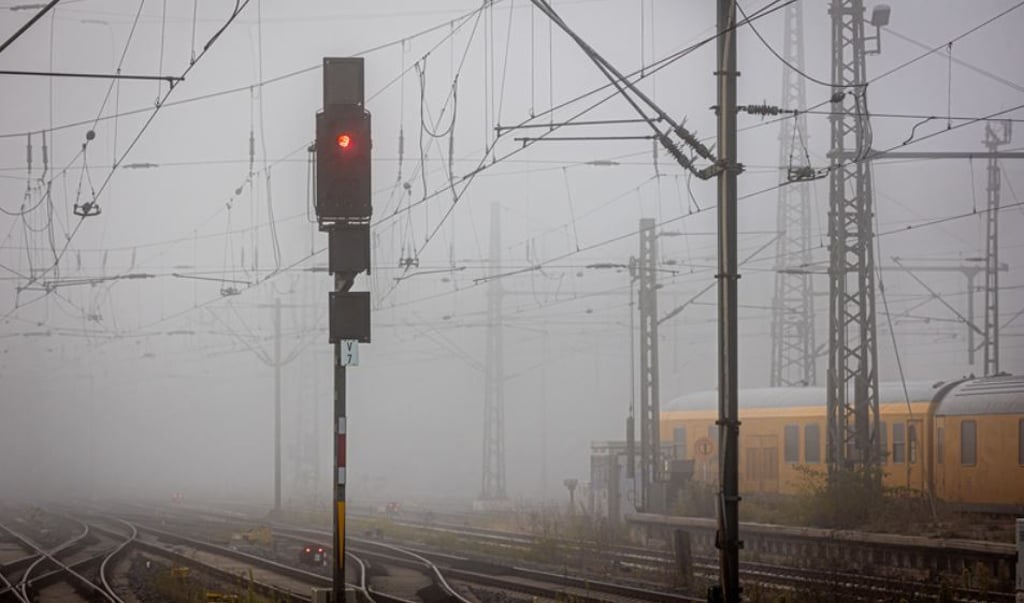 Die Lokführergewerkschaft GDL hat ihre Mitglieder zum Streik bei der Deutschen Bahn aufgerufen. Seit Mittwoch wird der Güterverkehr bestreikt, seit Donnerstagnacht auch der Personenverkehr. Der Arbeitskampf ist für fünf Tage bis Dienstag, 2.00 Uhr, angekündigt.