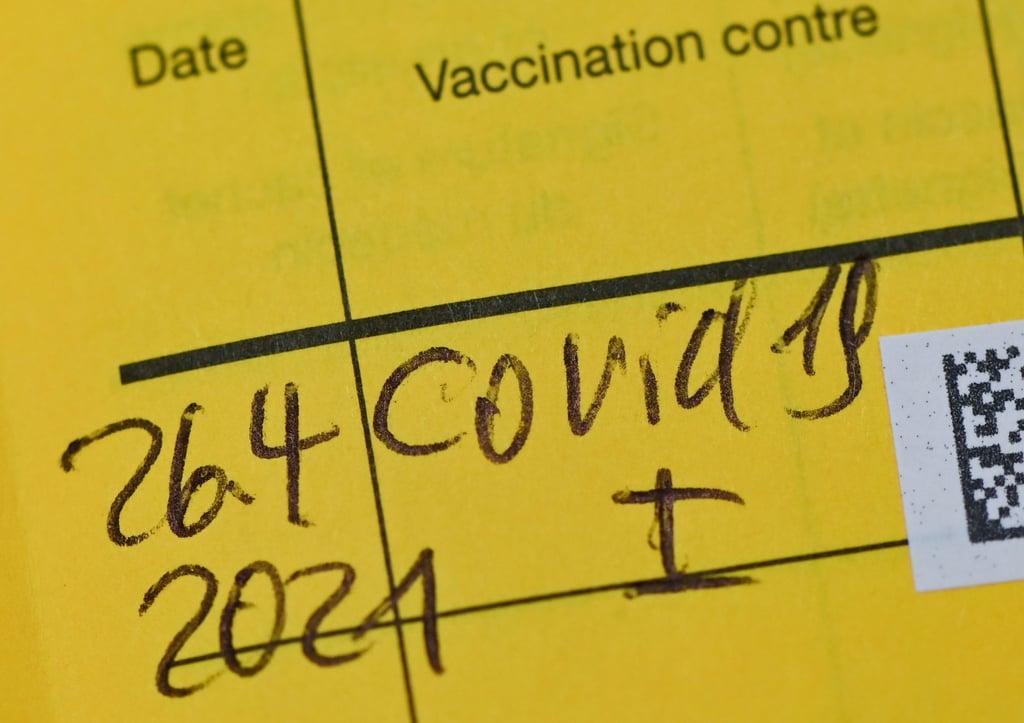 Eintrag einer Erstimpfung gegen das Coronavirus.