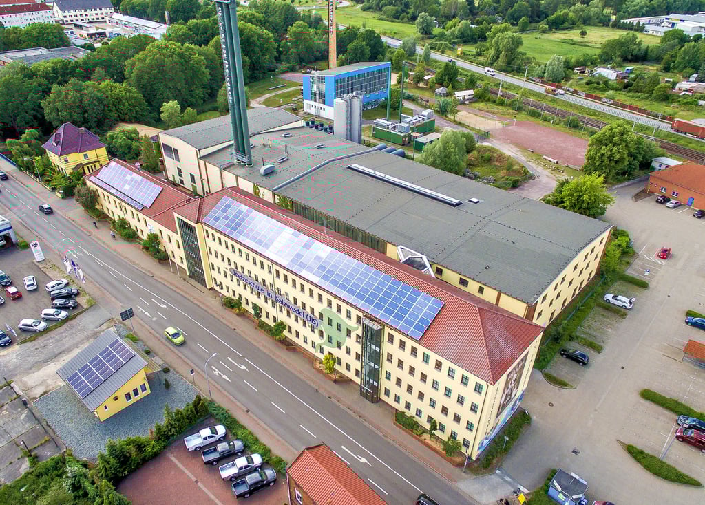 In der Salzwedeler Jeetzeschule an der Karl-Marx-Straße 2-4 sollen ab dem Schuljahr 2022/2023 auch Grundschüler unterrichtet werden. Außerdem soll eine Hortbetreuung das Angebot der freien Bildungseinrichtung erweitern.
