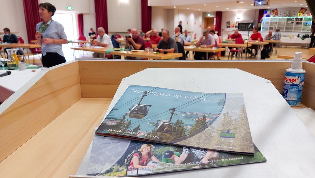 Geballtes Seilbahnen-Know-how im Klubhaus: Zum ersten Mal findet die jährliche Tagung des Arbeitskreises Sommerbahnen in Thale statt.