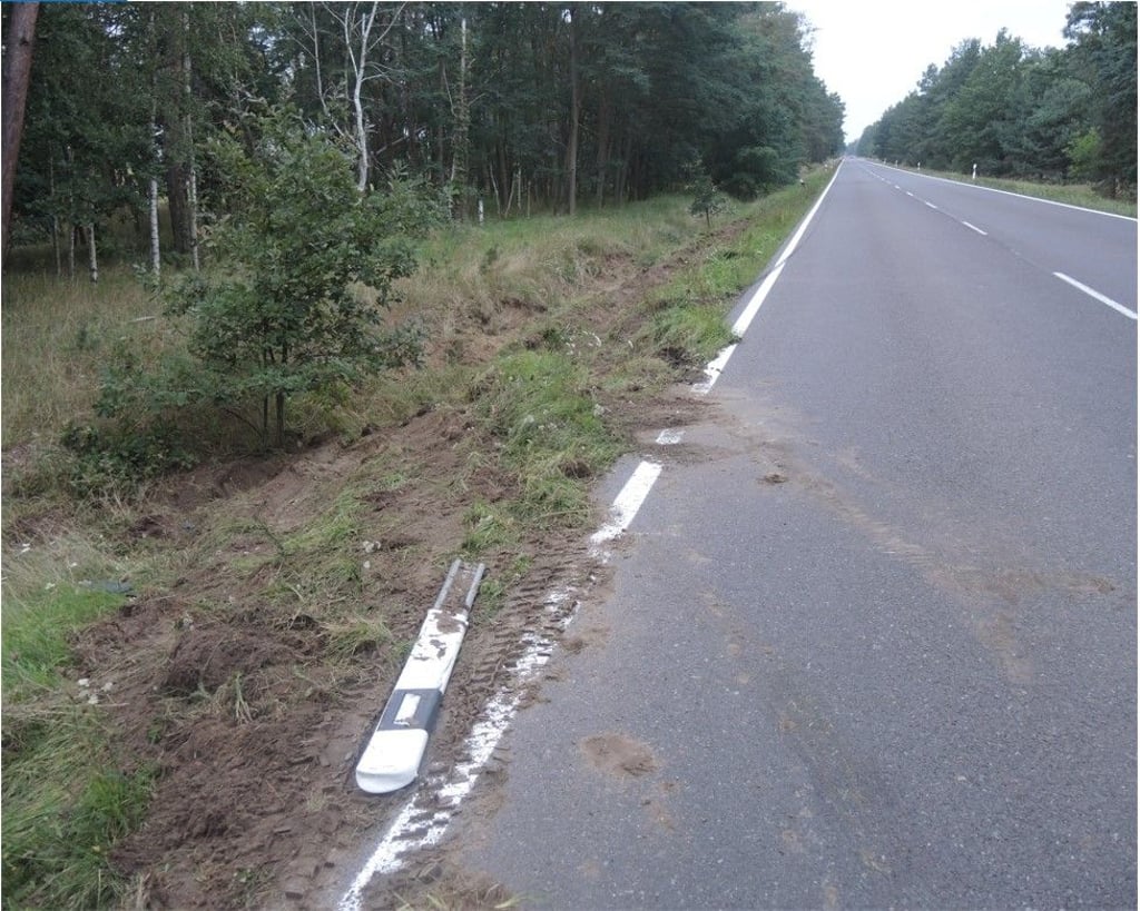 Die Polizei ist gestern darüber informiert worden, dass ein LKW auf der L 16 in der Nähe von Hohenberg-Krusemark verunfallt ist. Als die Polizei am Unfallort eintraf, war der Fahrer samt LKW verschwunden.