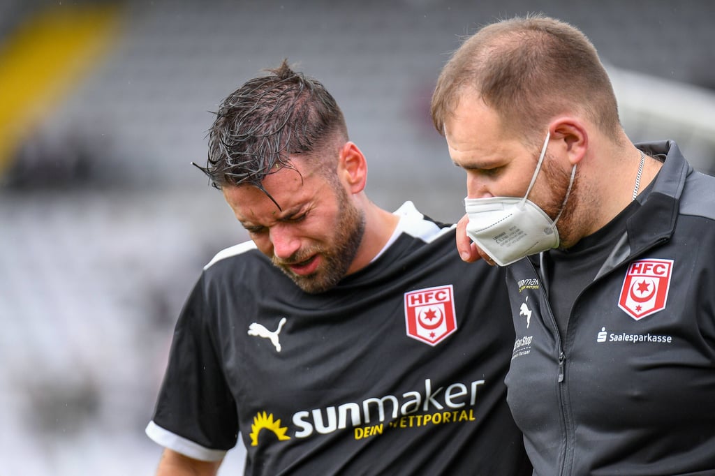 HFC-Verteidiger Niklas Kreuzer hat sich im Training am Knie verletzt. (Archivbild)