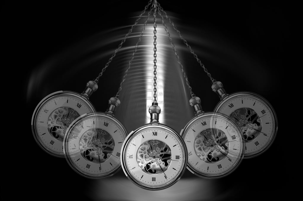 Mit Hypnose können mitunter Angststörungen, Depressionen und Süchte behandelt werden. Das bekannte Hypnose-Pendel ist dabei optional. Die Schönebecker Hypnotiseurin Madeleine Hellwig nutzt eine andere Methode, um ihre Patienten in Trance zu versetzen.