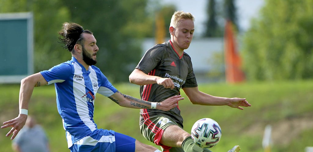 Erik Marco Lehmann (rechts) und der SSV 80 Gardelegen verloren am Sonnabend nicht nur das Spiel gegen Bitterfeld-Wolfen am Ende klar mit 0:3, sondern noch dazu drei weitere Spieler mit Verletzungen.