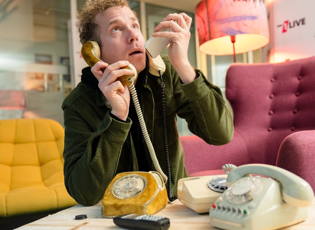 Selbsttelefonate sind offenbar doch nicht so selten ? hier probiert es ein Radiomoderator vom WDR.