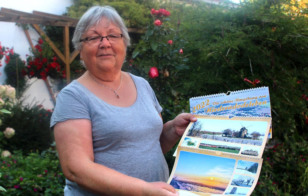 Christel Westerholz und der Heimatverein Niederndodeleben-Schnarsleben haben bereits den beliebten Kalender drucken lassen.