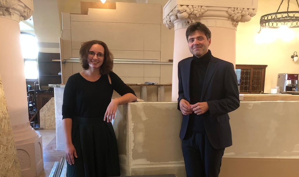 Melina Wohlgemuth und Robert Reck im Dessauer Ratskeller. Der Umbau läuft.