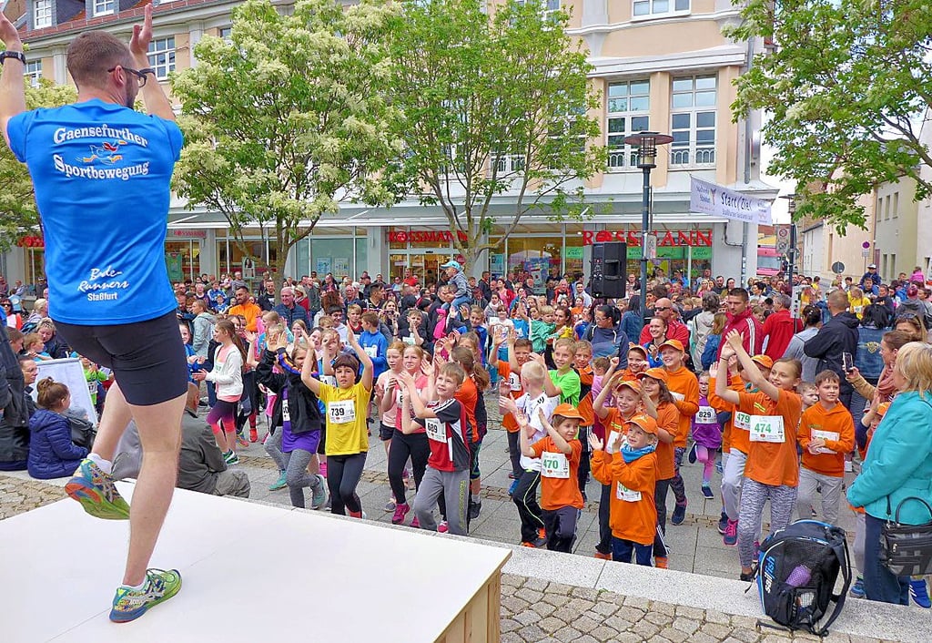 Die Erwärmung  mit Musik und Animation, hier ein Archivfoto, werden dieses Mal Trainer eines Fitnesscenters übernehmen.
