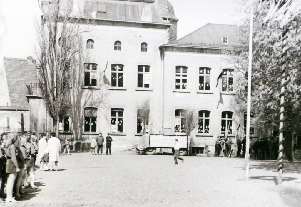 Das Heimaträtsel führt zu einer Polytechnischen Oberschule in der Gemeinde Bördeland.
