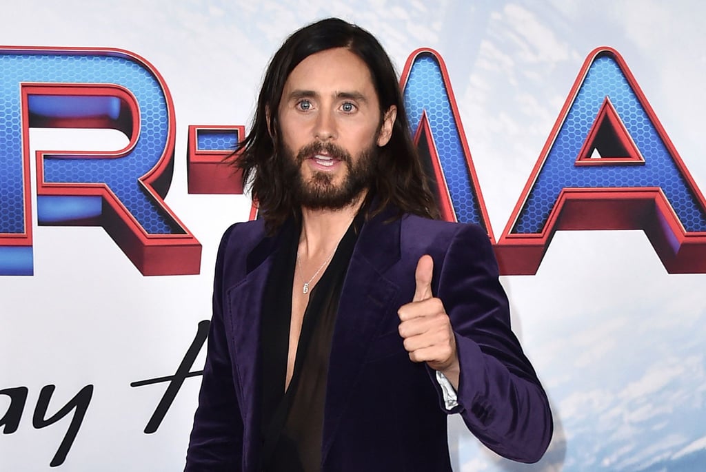 US-Schauspieler Jared Leto hat seinen 50. Geburtstag mit einem Stück Regenbogentorte gefeiert.