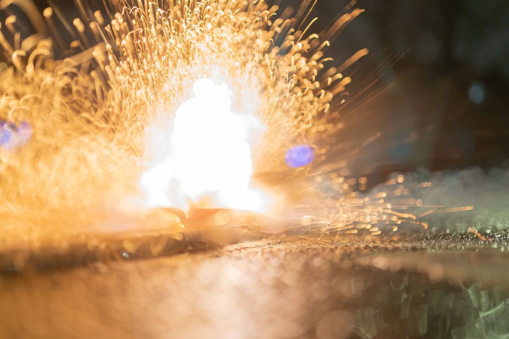 In Thüringen wurde ein 20-Jähriger bei der Explosion eines Feuerwerkskörpers tödlich verletzt.