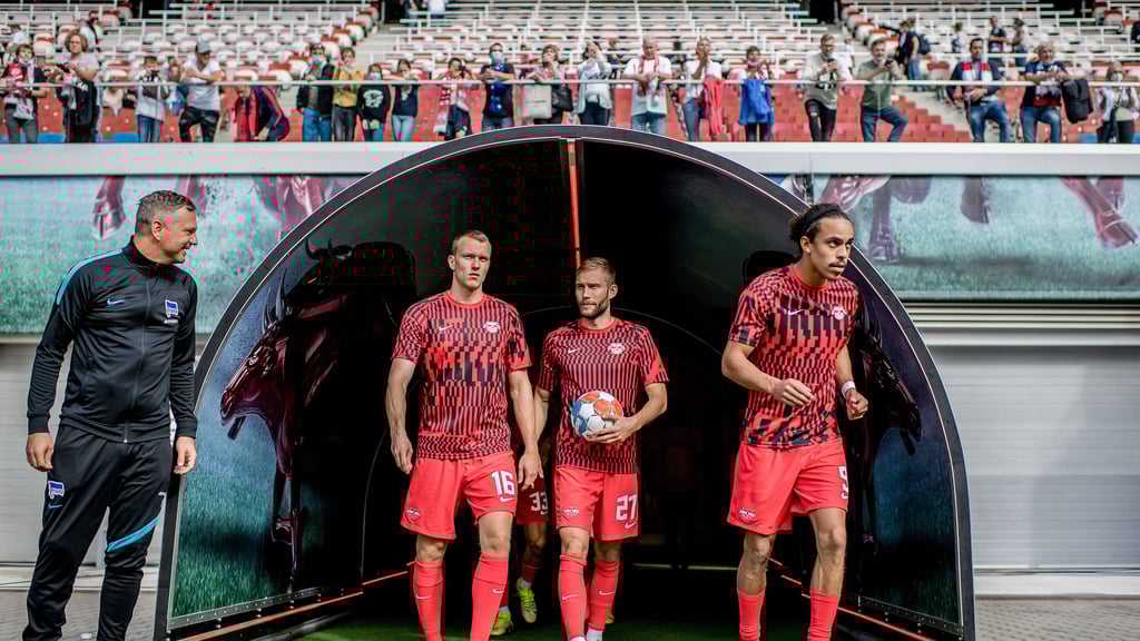 Derzeit noch nicht bei 100 Prozent: Lukas Klostermann, Konrad Laimer und Yussuf Poulsen (v.l.n.r.)