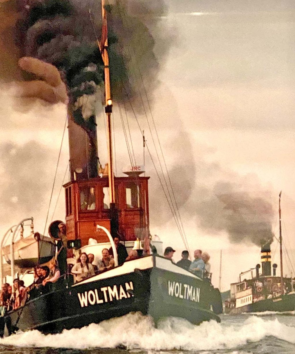Dampfer Woltman, 1904 in Roßlau gebaut, fährt jetzt Passagiere durch den Hamburger Hafen.