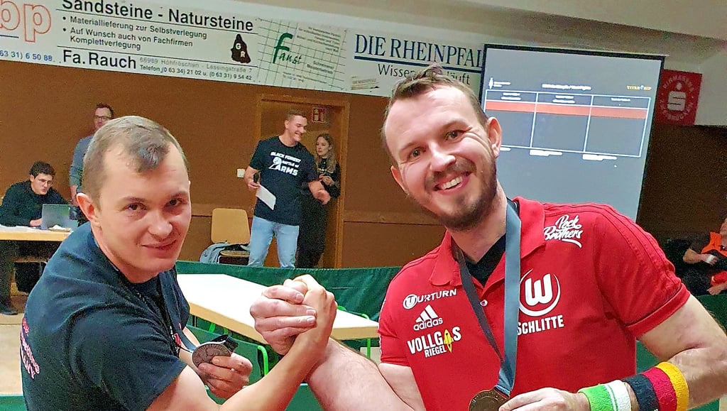 Matthias Schlitte (rechts) im Duell mit Alex Michalov.