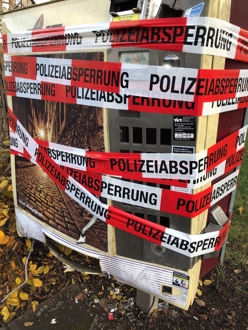 Ein gesprengter Automat.
