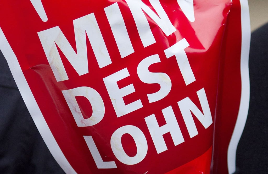 Der gesetzliche Mindestlohn in Deutschland steigt auf 9,82 Euro je Stunde.
