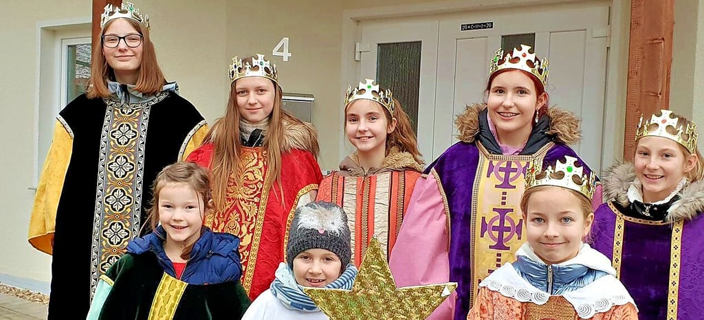 Auch in diesem Jahr werden die Sternsinger um Spenden bitten, um Gleichaltrigen zu helfen (Aufnahme von 2020).
