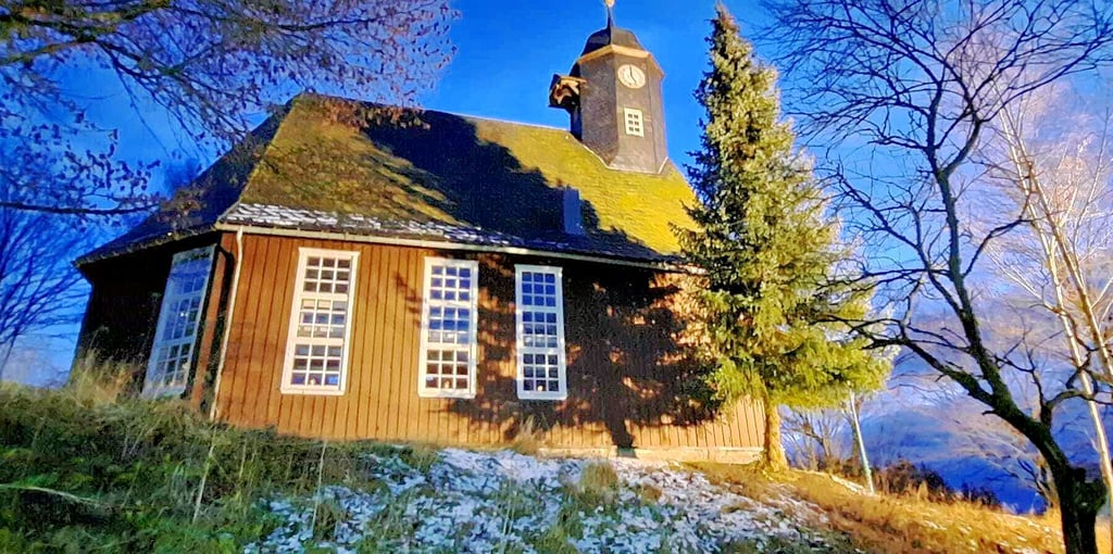 Die Kirche St. Salvator in Trautenstein ist eine typische Oberharzer Fachwerkkirche und ein Besuchermagnet des Ortes.