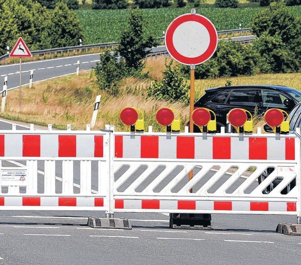 Straßensperrung - Symbolbild