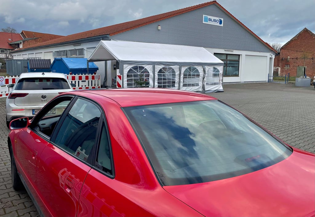 Das Drive-in und Walk-in-Corona-Schnelltestzentrum in Weferlingen war auch über den Jahreswechsel gut besucht.