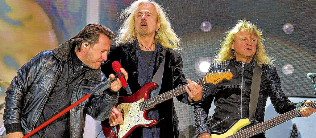 Die Band Karat ist mit ihrem Kulthit „Über sieben Brücken“ in der Mammuthalle in Sangerhausen zu erleben.