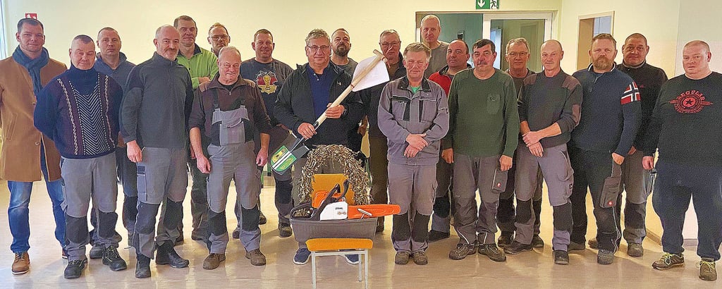 Beinahme 30 Jahre war Christian Zielasko, genannt Zilli, im öffentlichen Dienst tätig. Als Bauhofleiter koordinierte er in den vergangenen Jahren die baulichen Geschicke in allen Ortsteilen der Hohen Börde. Seine Kollegen verabschiedeten ihn zünftig.