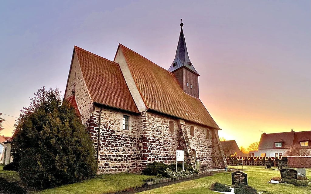 Die Dorfkirche Sollnitz entstand im Jahre 1144.