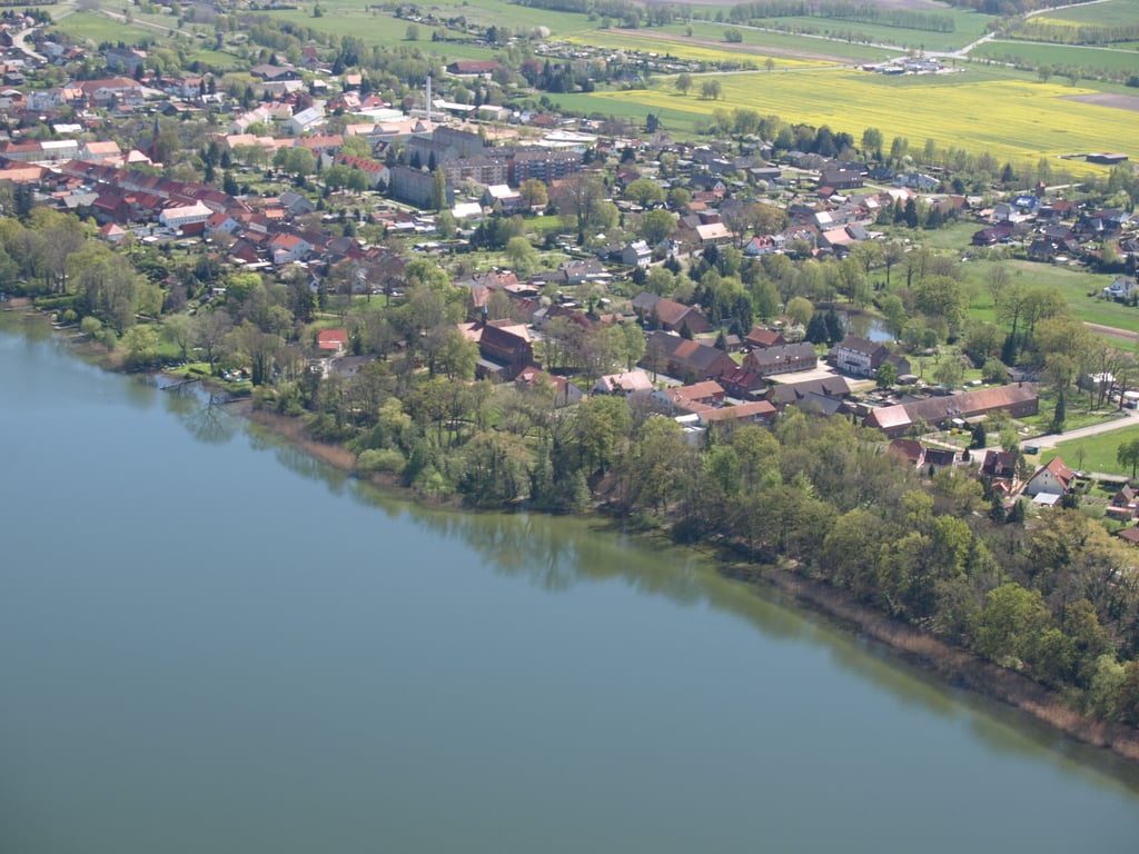 Die Stadt Arendsee am gleichnamigen See. Dort kann nicht nur im Zuge der Landratswahl abgestimmt werden.