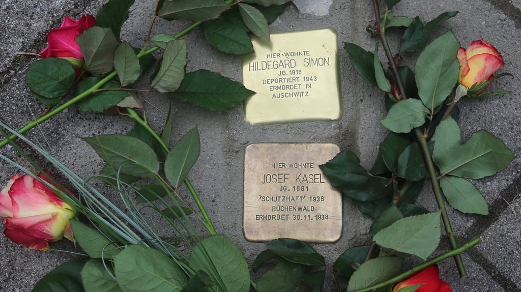 Stolpersteine, die in Magdeburg an Opfer des Nationalsozialismus erinnern.