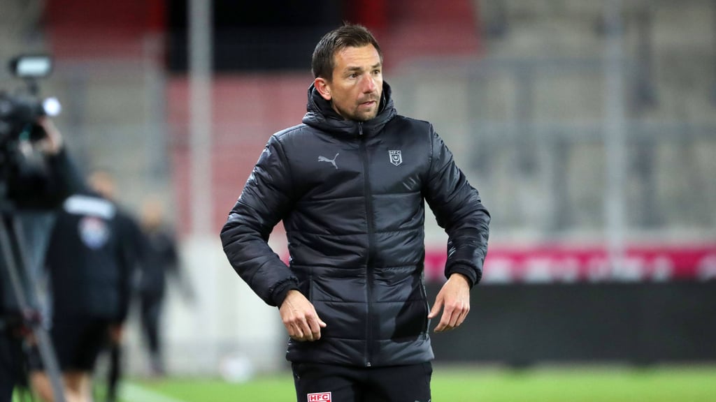 HFC-Trainer André Meyer bei seinem Debüt gegen Erzgebirge Aue.