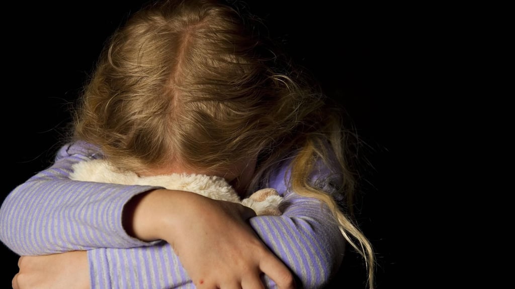 Ein ehemaliger Leiter einer Grundschule im hessischen Rotenburg soll mehrere Kinder sexuell missbraucht haben.