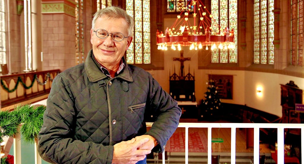 Uwe Hennig, hier in der Bernburger Martinskirche, wurde mit dem Anhalter Kreuz ausgezeichnet.