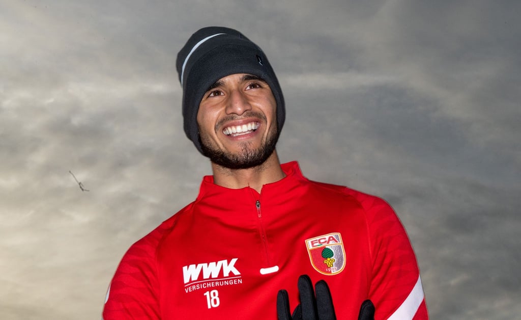 Lacht auf dem Trainigsgelände des FC Augsburg: Ricardo Pepi.