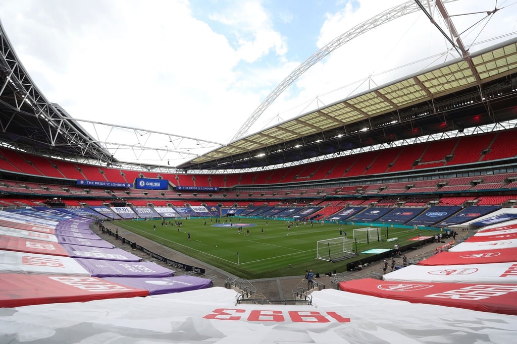 Großbritannien und Irland sollen einem Medienbericht zufolge eine Bewerbung um die Fußball-EM 2028 anstreben.
