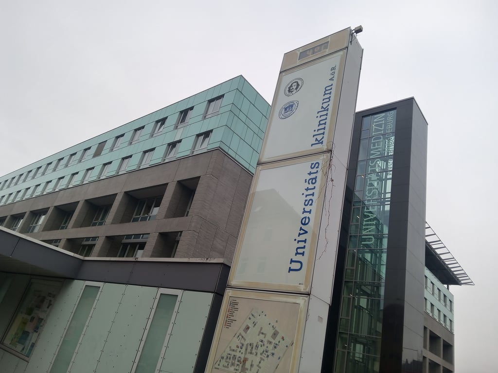 Otto-von-Guericke-Universität mit dem Universitätsklinikum an der Leipziger Straße in Magdeburg.