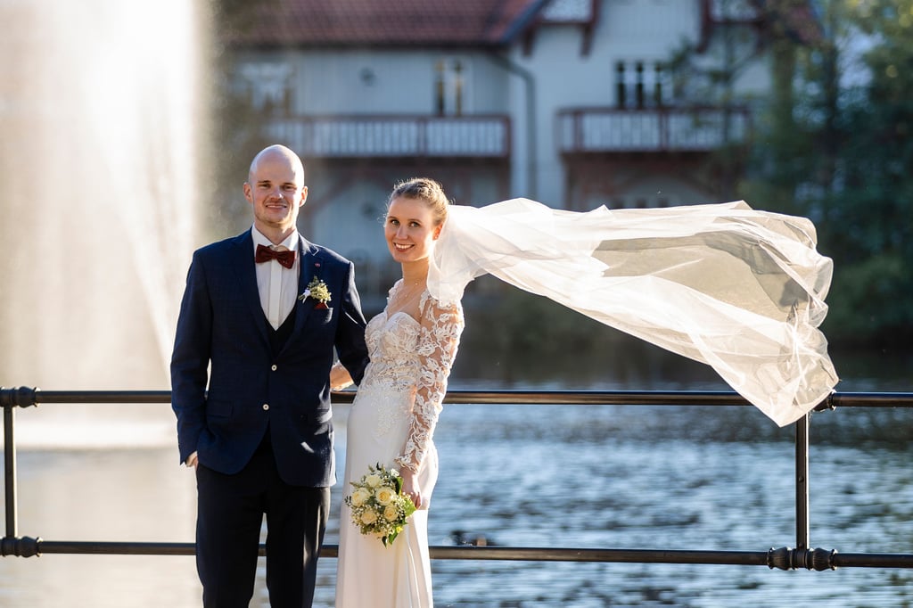 Egal, ob Schnapszahl oder nicht: Die Hochzeit soll zu einem unvergesslichen Tag werden - wie bei Lisa und Kieran Schneider.