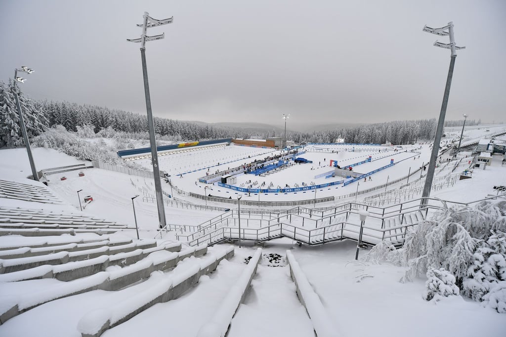 Im Vergleich zum Vorjahr mangelt es dem Biathlon-Weltcup in Oberhof 2022 an Schnee.