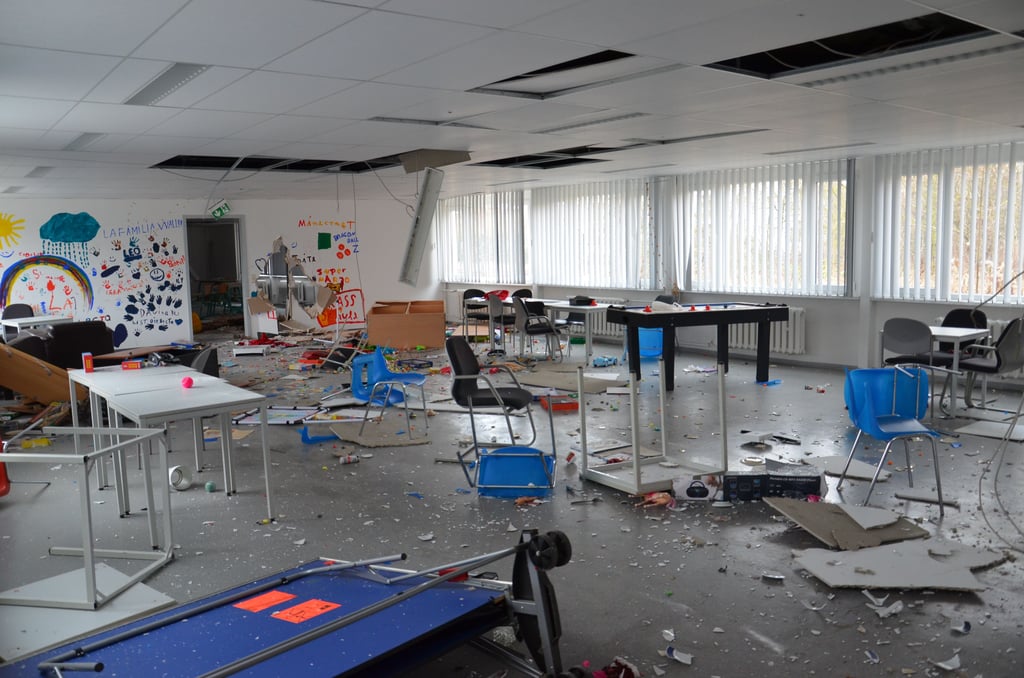 Ein Bild der totalen Verwüstung bietet der Leotreff im ehemaligen Speisesaal der Uhlandschule.