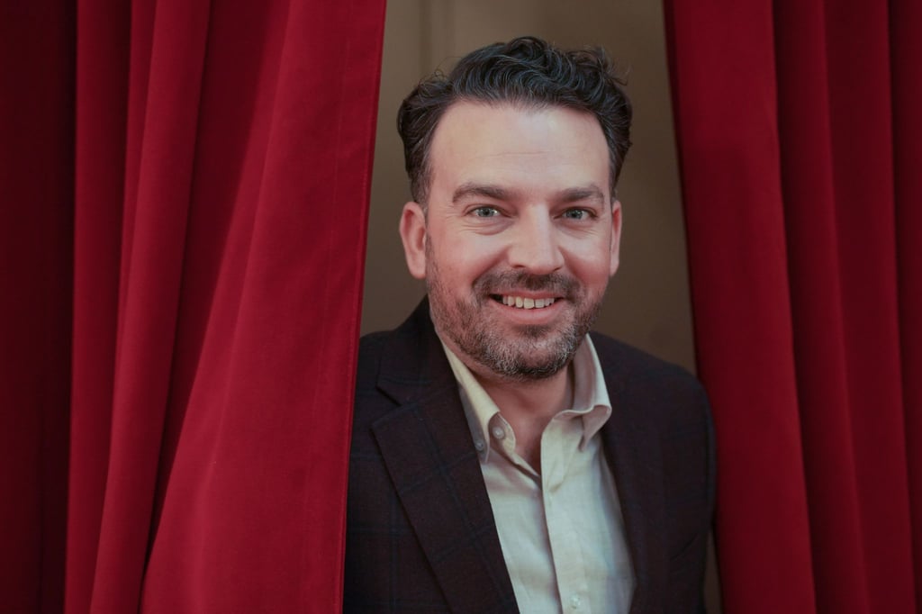 James Gaffiga wird neuer Generalmusikdirektor der Komischen Oper.