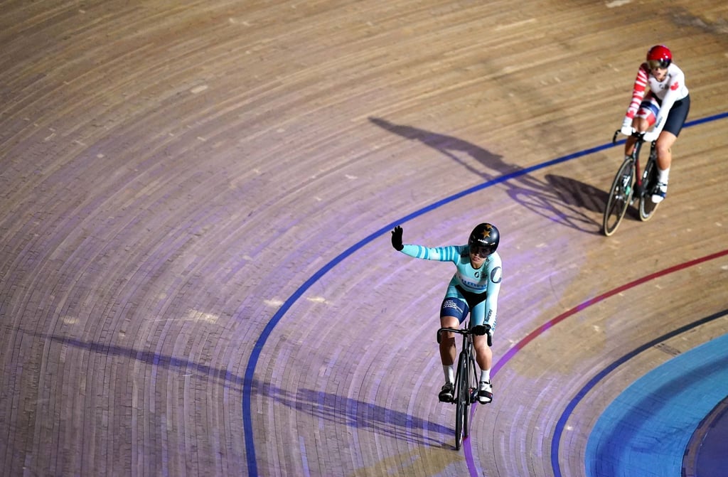 Emma Hinze (l) gewann erstmals die Champions League im Bahnradsport.
