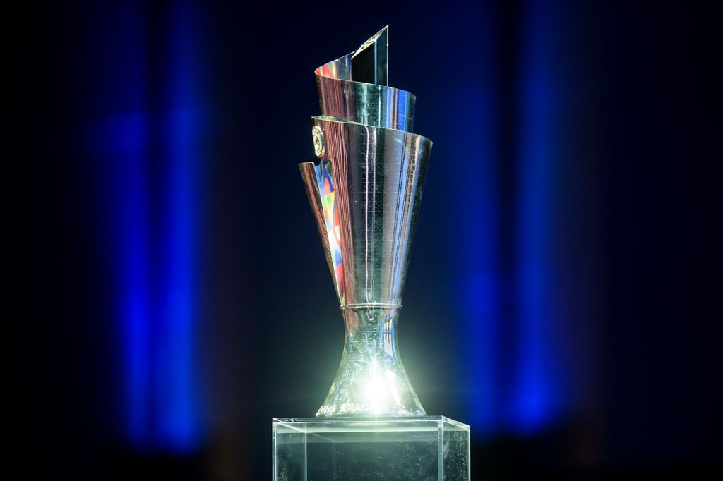 Die Trophäe der UEFA Nations League.