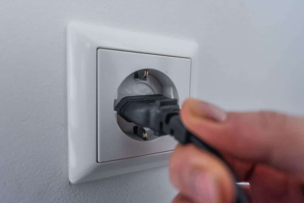 Wenn der Stecker gezogen wird und man plötzlich im Dunkeln sitzt, greift die Kundenersatzversorgung ein.