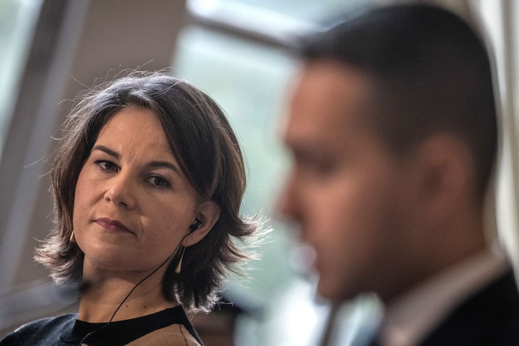 „Der wichtigste Hebel, den wir als Europäer haben, ist unsere Einigkeit“, sagte Baerbock nach Beratungen mit ihrem italienischen Amtskollegen Luigi Di Maio in Rom.