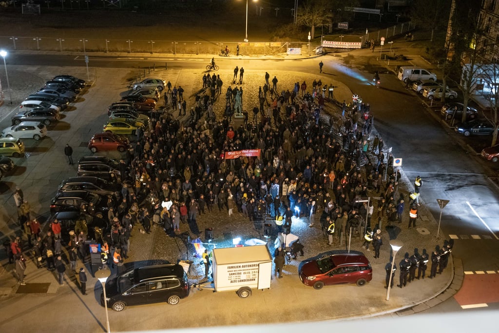 Das Bild zeigt eine Corona-Demonstration eine Woche zuvor, am 3. Januar.