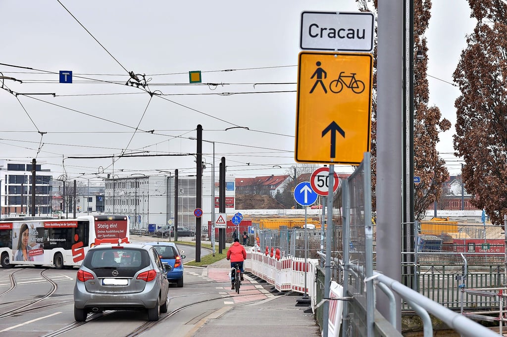 Auch für Fußgänger und Radfahrer ist die südliche Turmschanzenstraße in Magdeburg voll gesperrt.