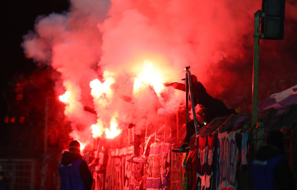 Babelsberg in Flammen: Pyro-Orgie im „Karli” gegen RB Leipzig.