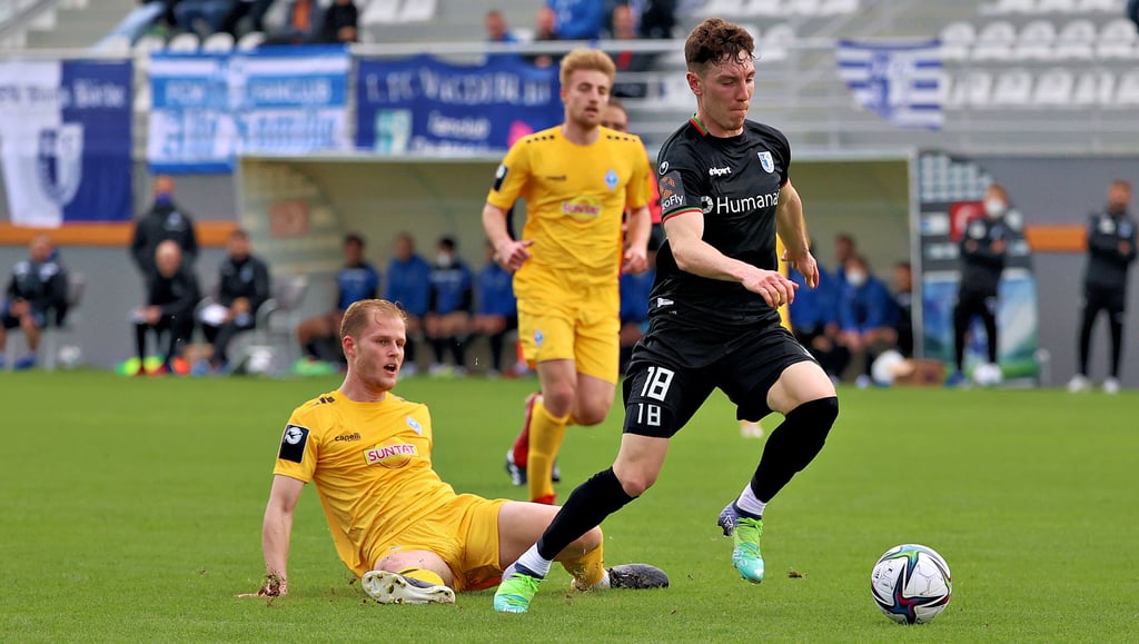 Für Florian Kath (rechts) startet die zweite Saisonhälfte mit einem Highlight: Nach dem Trainingslager im türkischen Side geht es für ihn und den 1. FC Magdeburg an seiner alten Heimstätte beim SC Freiburg II wieder um Drittliga-Zähler.